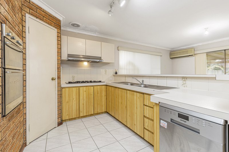 Photo - 8 Chessington Way, Kingsley WA 6026 - Image 3