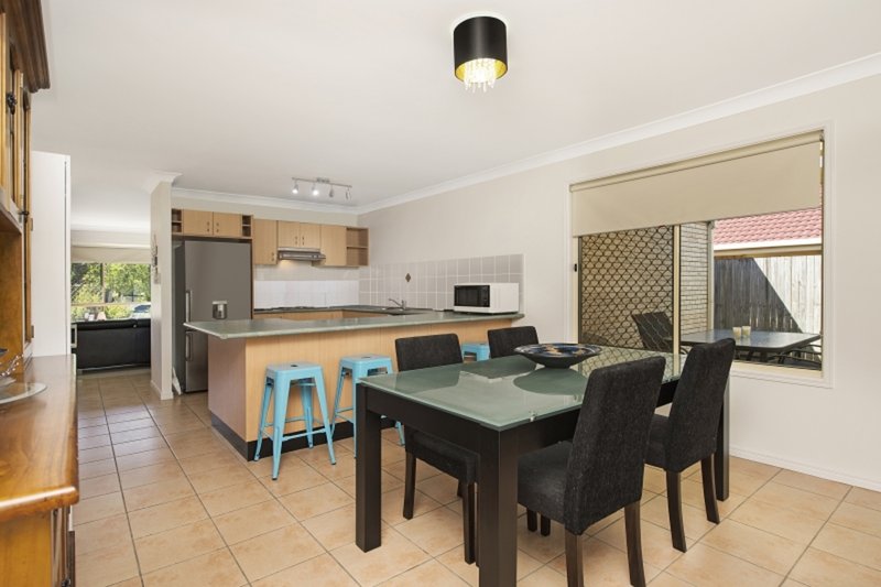 Photo - 8 Cheviot Street, North Lakes QLD 4509 - Image 3