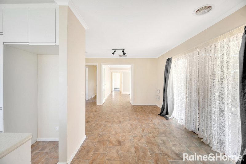 Photo - 8 Childs Street, Melton South VIC 3338 - Image 4