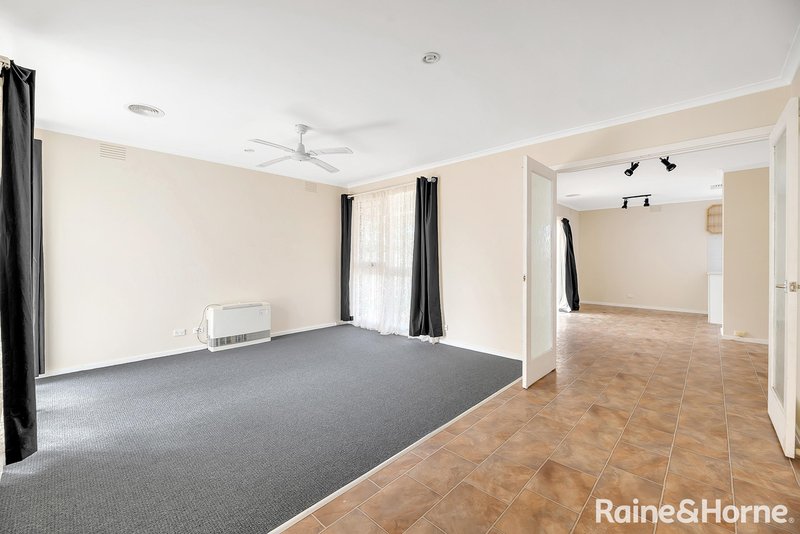 Photo - 8 Childs Street, Melton South VIC 3338 - Image 7