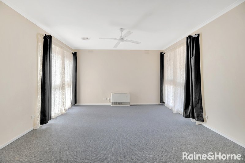 Photo - 8 Childs Street, Melton South VIC 3338 - Image 8