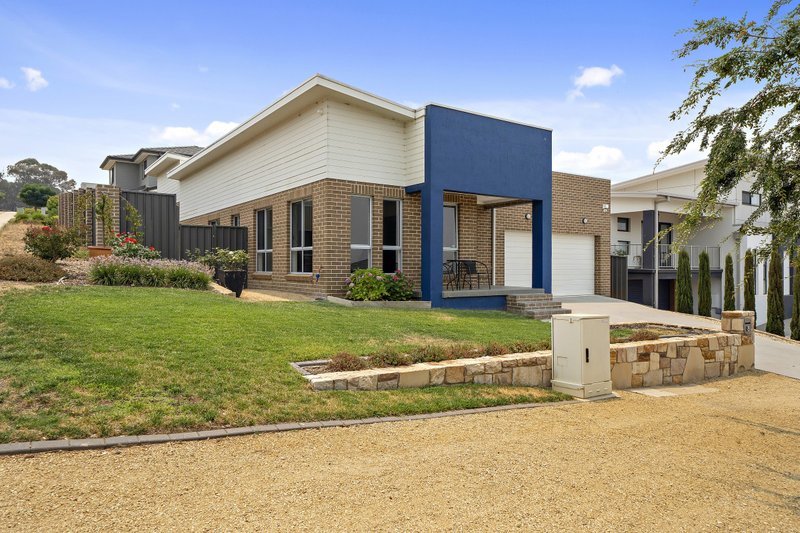 Photo - 8 Chilton Street, Casey ACT 2913 - Image 1