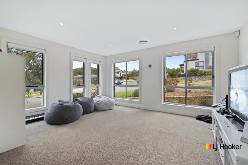 Photo - 8 Chilton Street, Casey ACT 2913 - Image 3