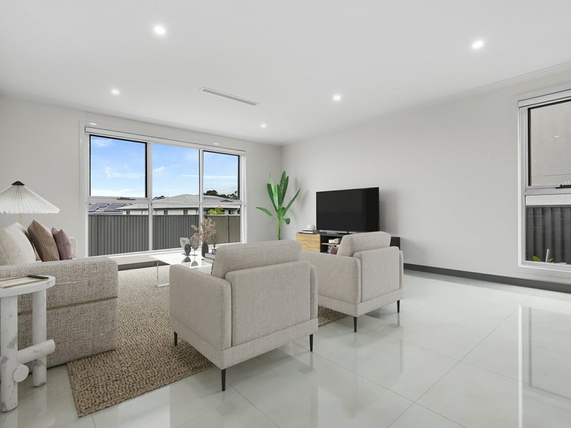 Photo - 8 Chinnoks Avenue, Campbelltown NSW 2560 - Image 8