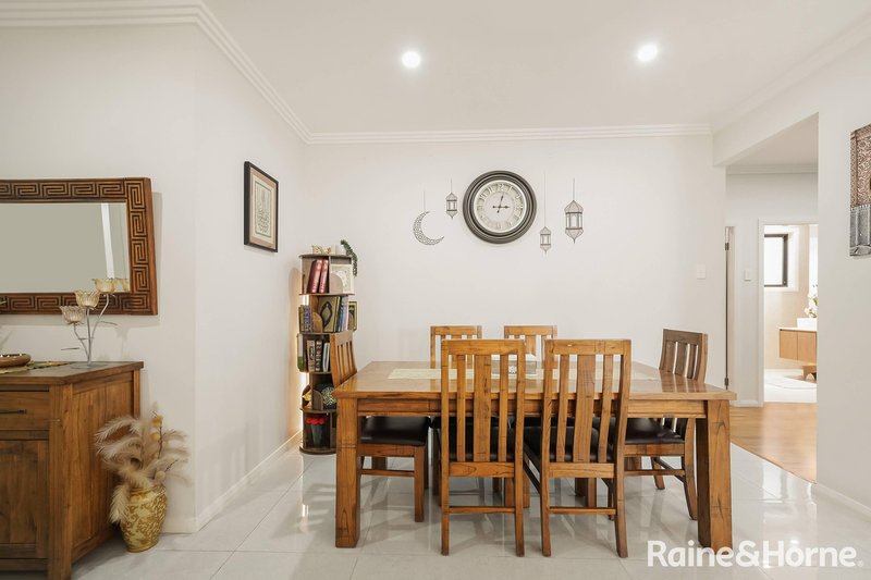 Photo - 8 Churcher Street, Catherine Field NSW 2557 - Image 6