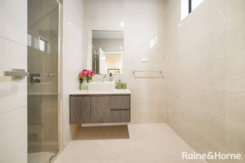 Photo - 8 Churcher Street, Catherine Field NSW 2557 - Image 8