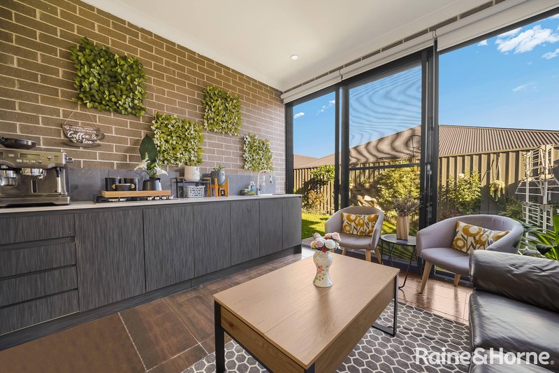 Photo - 8 Churcher Street, Catherine Field NSW 2557 - Image 10