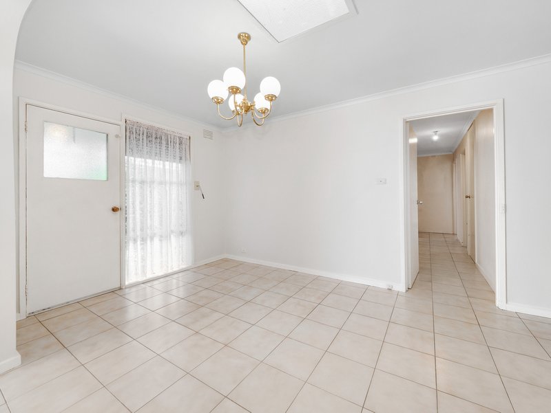 Photo - 8 Churchill Court, Noble Park North VIC 3174 - Image 7