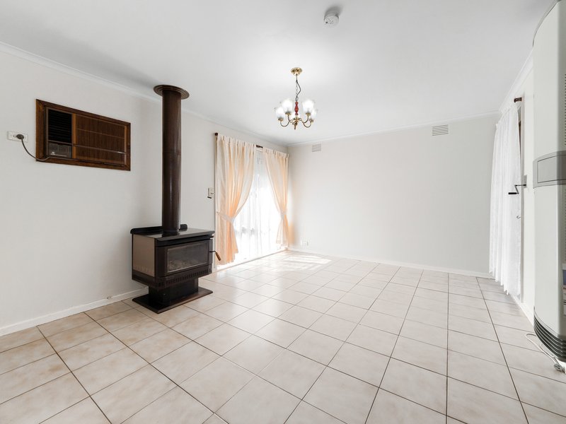 Photo - 8 Churchill Court, Noble Park North VIC 3174 - Image 8