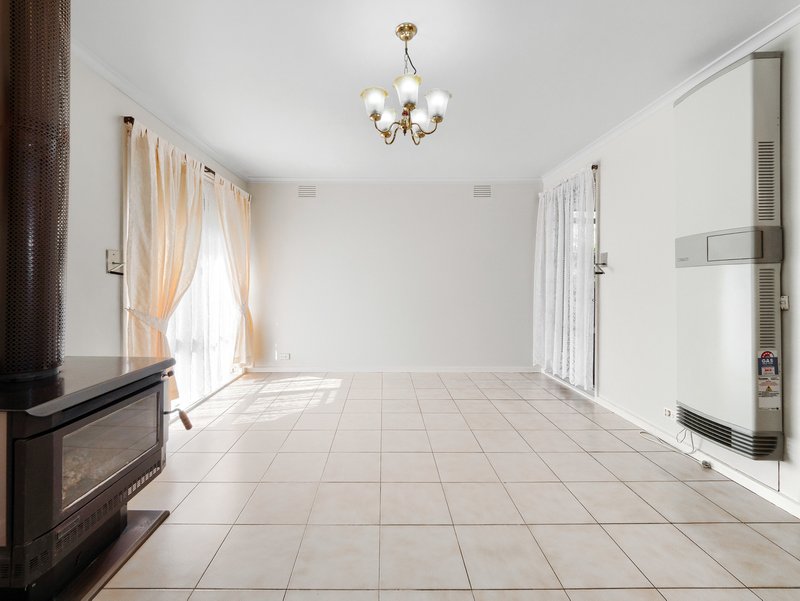 Photo - 8 Churchill Court, Noble Park North VIC 3174 - Image 9