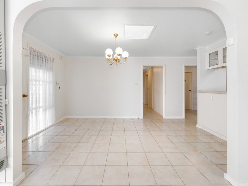 Photo - 8 Churchill Court, Noble Park North VIC 3174 - Image 11