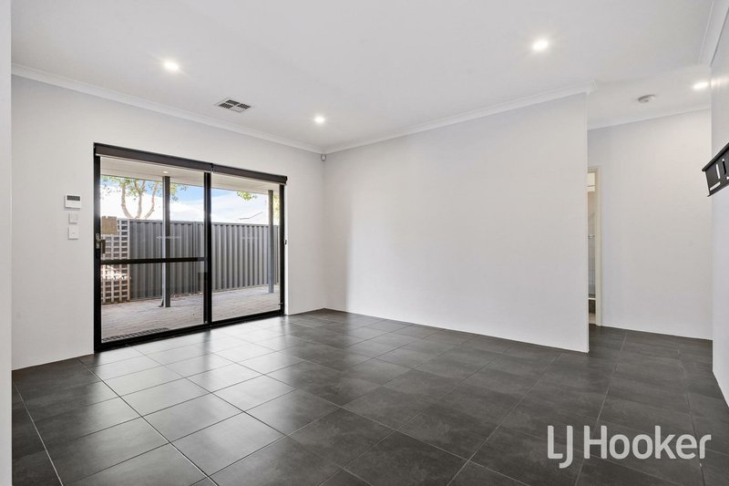 Photo - 8 Cinnabar Loop, Byford WA 6122 - Image 14