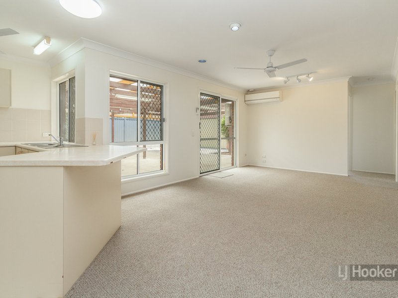 Photo - 8 Clabon Street, Hillcrest QLD 4118 - Image 6