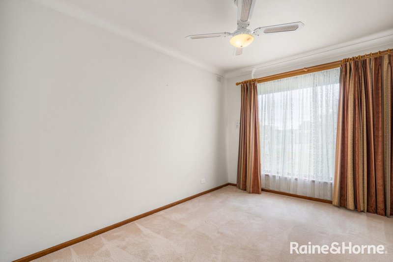 Photo - 8 Claire Avenue, Morphett Vale SA 5162 - Image 11