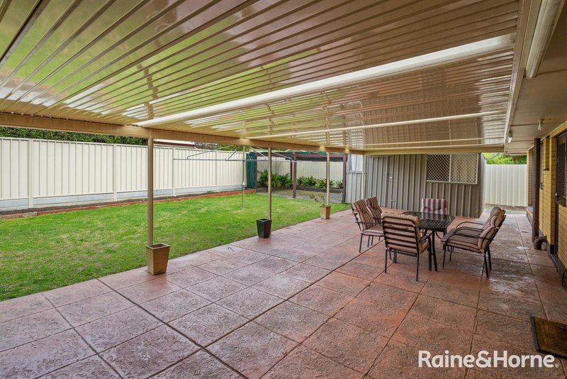 Photo - 8 Claire Avenue, Morphett Vale SA 5162 - Image 13