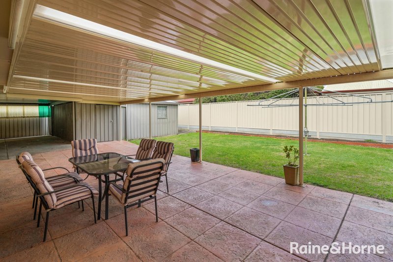 Photo - 8 Claire Avenue, Morphett Vale SA 5162 - Image 14