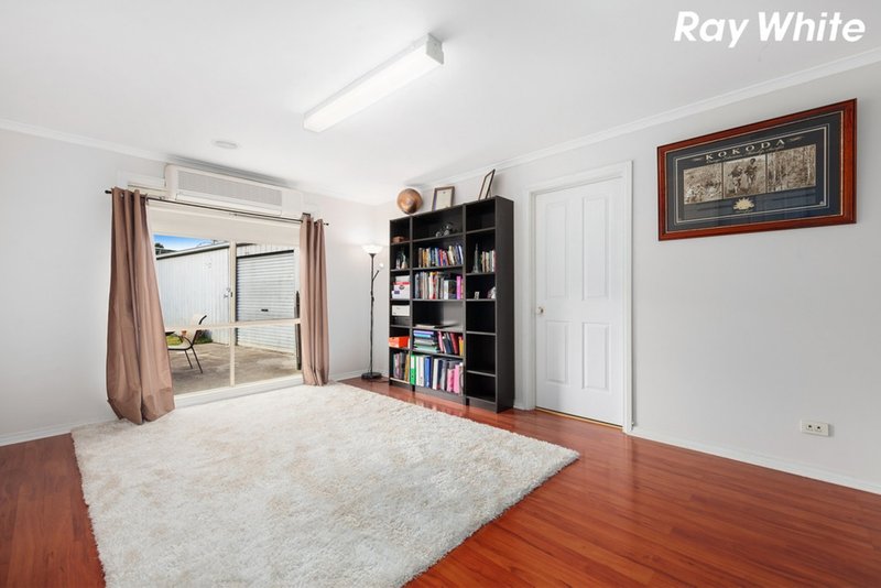 Photo - 8 Claire Close, Pakenham VIC 3810 - Image 2