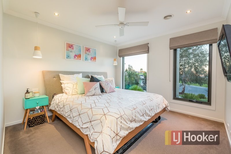 Photo - 8 Clarendon Street, Pakenham VIC 3810 - Image 6