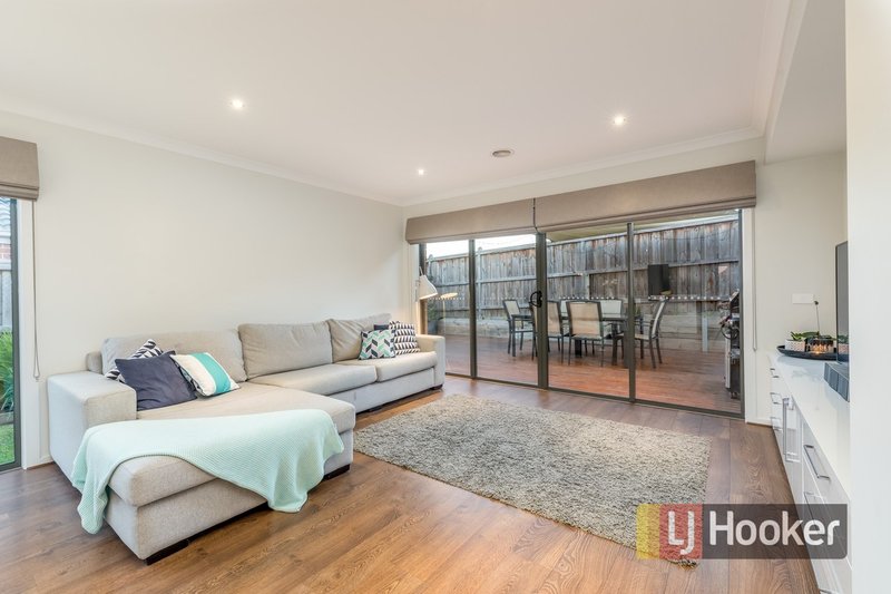 Photo - 8 Clarendon Street, Pakenham VIC 3810 - Image 10