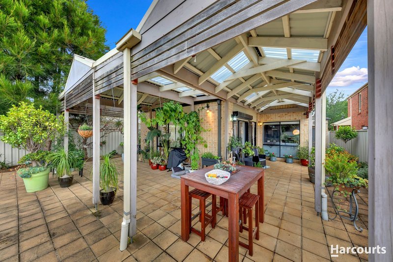 Photo - 8 Claretown Avenue, Caroline Springs VIC 3023 - Image 14