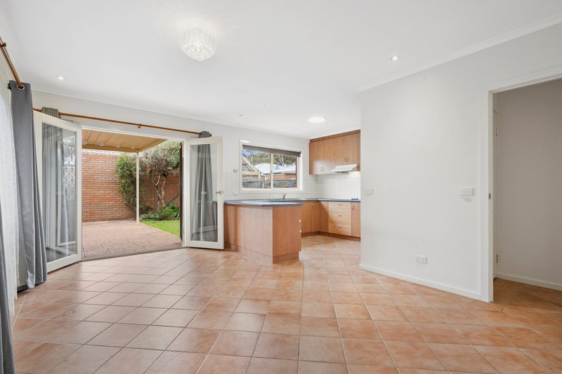 Photo - 8 Clover Street, Lara VIC 3212 - Image 2