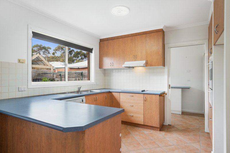 Photo - 8 Clover Street, Lara VIC 3212 - Image 3