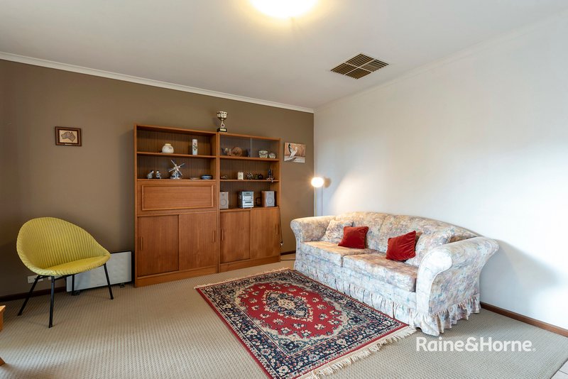 Photo - 8 Coachwood Court, Wynn Vale SA 5127 - Image 4