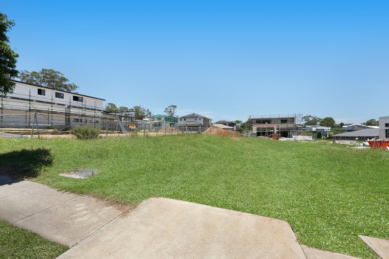 Photo - 8 Cocoparra Circuit, North Kellyville NSW 2155 - Image 8