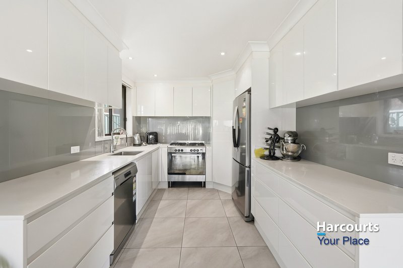 Photo - 8 Cody Place, Oakhurst NSW 2761 - Image 5