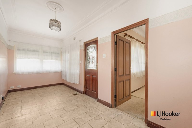 Photo - 8 Colin Avenue, Riverwood NSW 2210 - Image 2