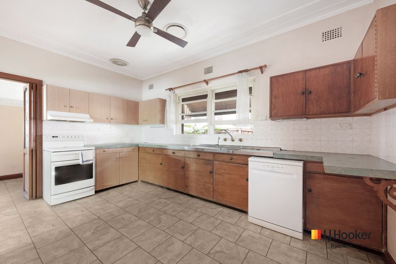 Photo - 8 Colin Avenue, Riverwood NSW 2210 - Image 3