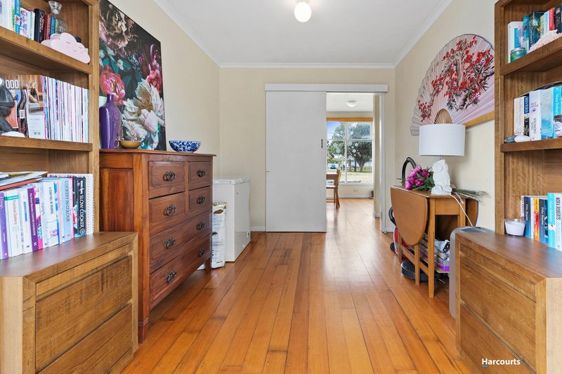 Photo - 8 College Court, Devonport TAS 7310 - Image 7