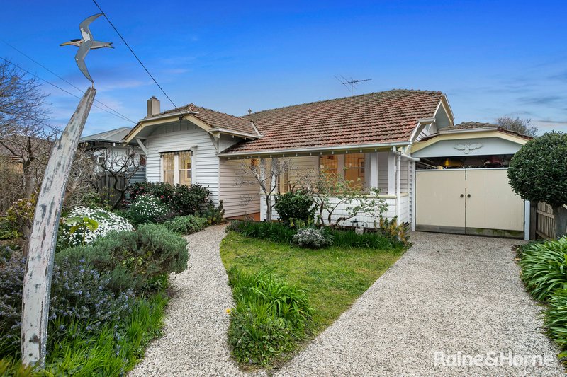 8 Collingwood Road, Newport VIC 3015