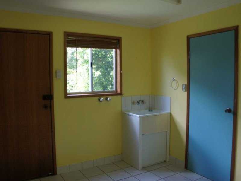 Photo - 8 Columbia Avenue, Clinton QLD 4680 - Image 22