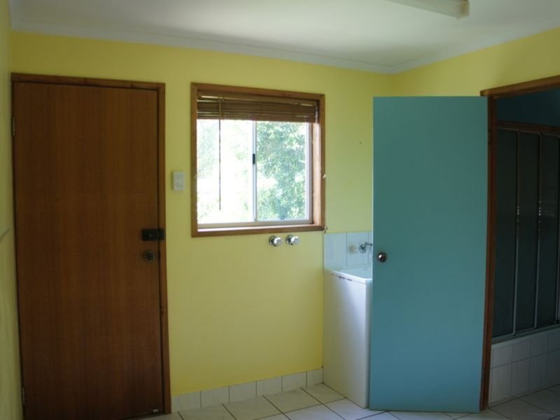 Photo - 8 Columbia Avenue, Clinton QLD 4680 - Image 23