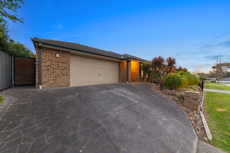 Photo - 8 Como Chase, Pakenham VIC 3810 - Image 2