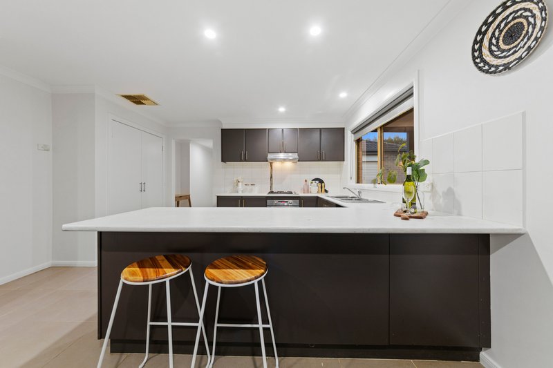 Photo - 8 Como Chase, Pakenham VIC 3810 - Image 5