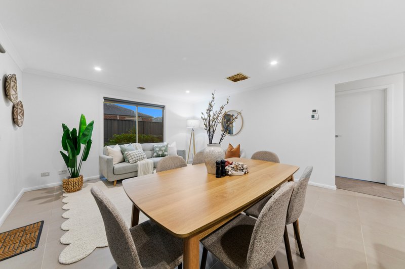 Photo - 8 Como Chase, Pakenham VIC 3810 - Image 7