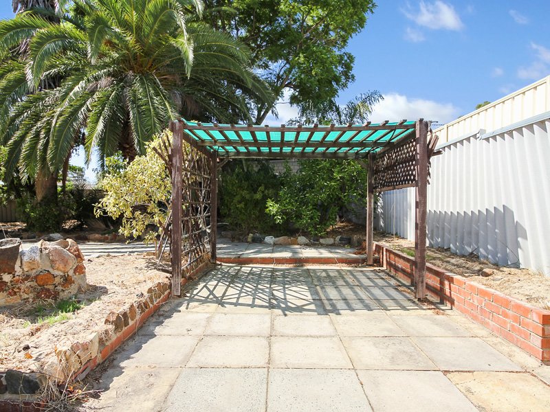 Photo - 8 Compton Street, Balga WA 6061 - Image 5