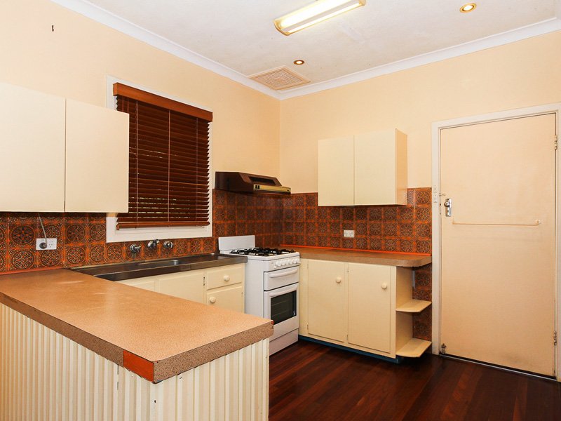 Photo - 8 Compton Street, Balga WA 6061 - Image 7