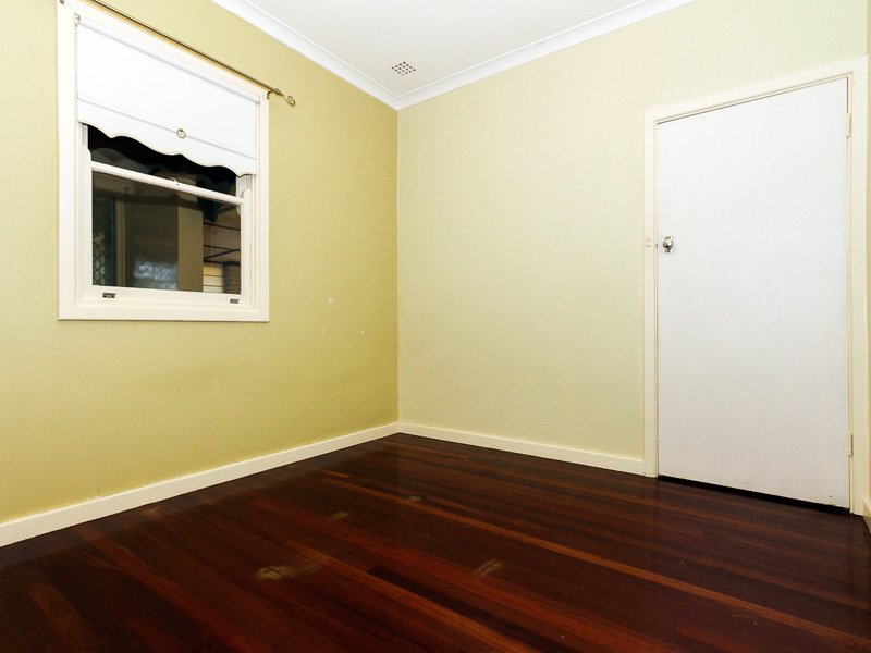 Photo - 8 Compton Street, Balga WA 6061 - Image 14