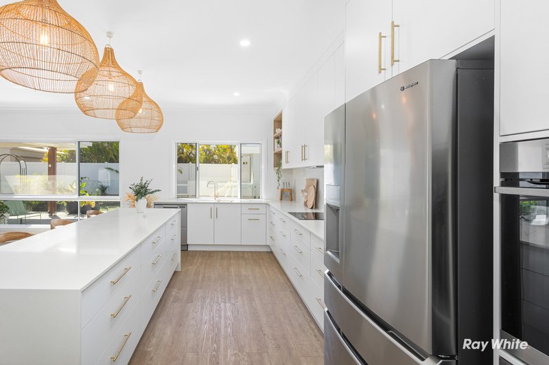 Photo - 8 Conical Rocks Avenue, Pacific Heights QLD 4703 - Image 2