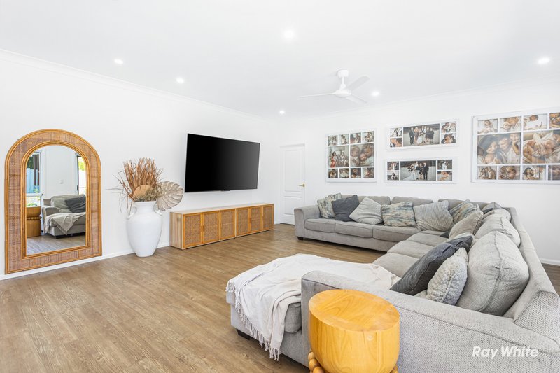 Photo - 8 Conical Rocks Avenue, Pacific Heights QLD 4703 - Image 9