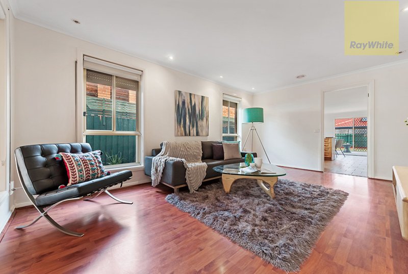 Photo - 8 Connell Walk, Roxburgh Park VIC 3064 - Image 3