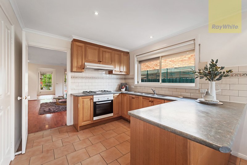 Photo - 8 Connell Walk, Roxburgh Park VIC 3064 - Image 5