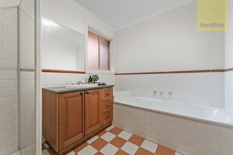 Photo - 8 Connell Walk, Roxburgh Park VIC 3064 - Image 14