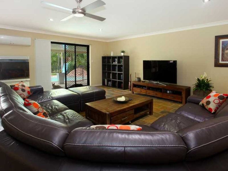 Photo - 8 Connemara Road, Gaven QLD 4211 - Image 19