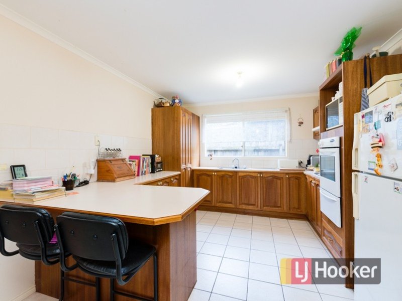 Photo - 8 Conrad Court, Pakenham VIC 3810 - Image 2