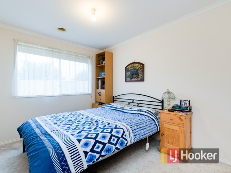 Photo - 8 Conrad Court, Pakenham VIC 3810 - Image 6