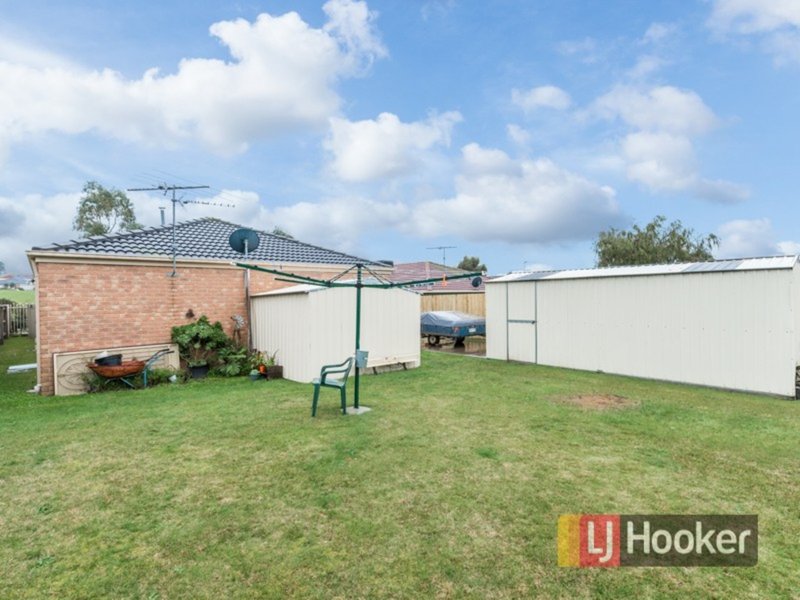 Photo - 8 Conrad Court, Pakenham VIC 3810 - Image 9